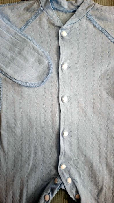 Продам чоловічки для хлопчика/дівчинки (56 розмір)