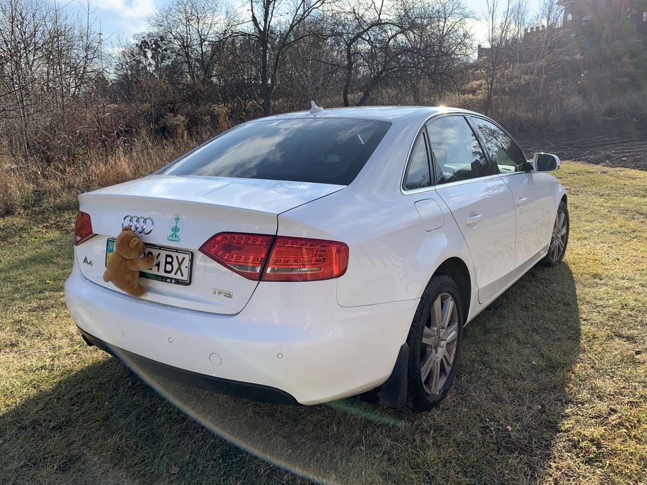 Audi a4 2011 года, без аварій. Офіціал. Бралась в Україні.