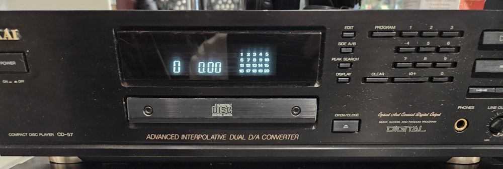 Odtwarzacz Compact Disc AKAI CD-57