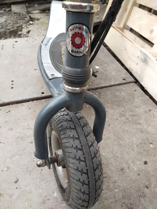 Електросамокат Razоr Е300