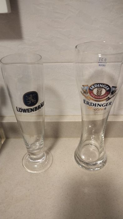 Conjunto de 2 copos de cerveja