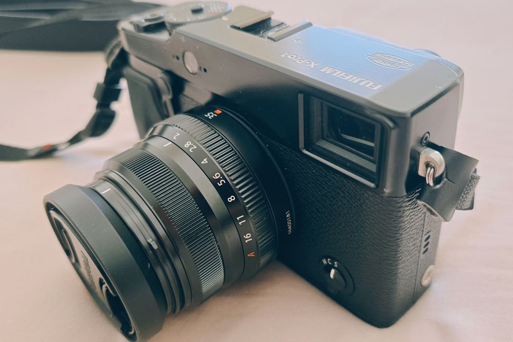 Fujifilm X-Pro 1 + 2 lentes