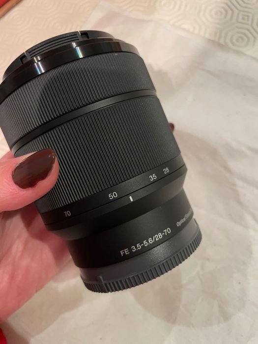 SONY FE 28-70mm f/3.5-5.6 OSS