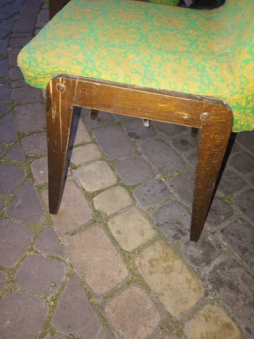 Krzesła z PRL kolor jaskrawy