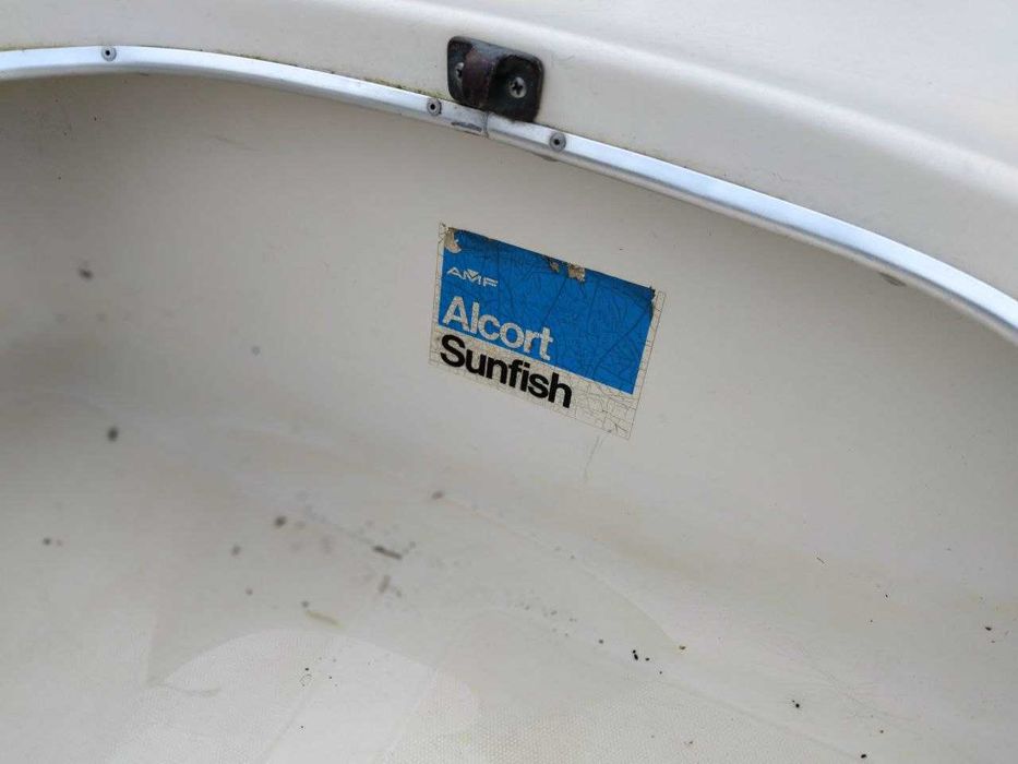Sunfish w ładnym stanie ze składanym wózkiem