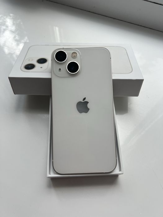 iPhone 13 mini.