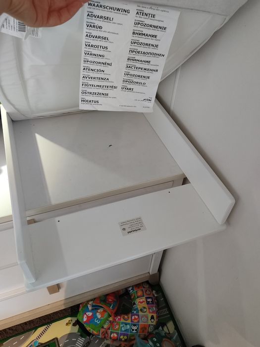 Berço e cómoda muda fraldas