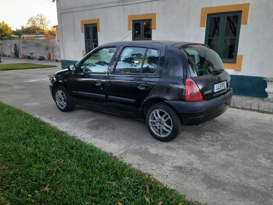 Renault Clio 1.2 com Direçao assistida  5lugares