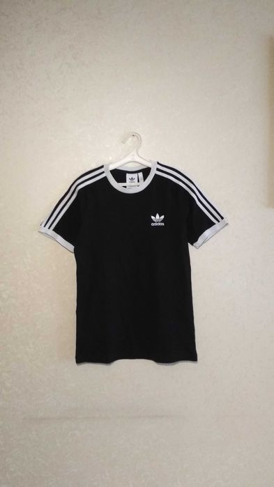 Женская мужкая футболка Adidas (S-M-L-XL) с лампасами Original 7шт