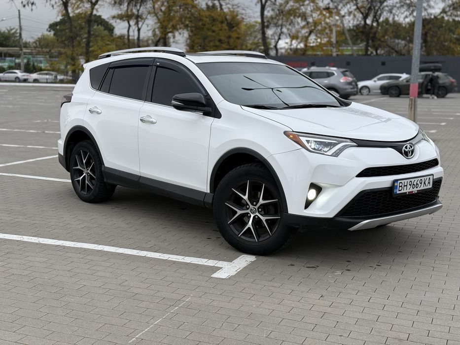 продам TOYOTA Rav 4 Se
