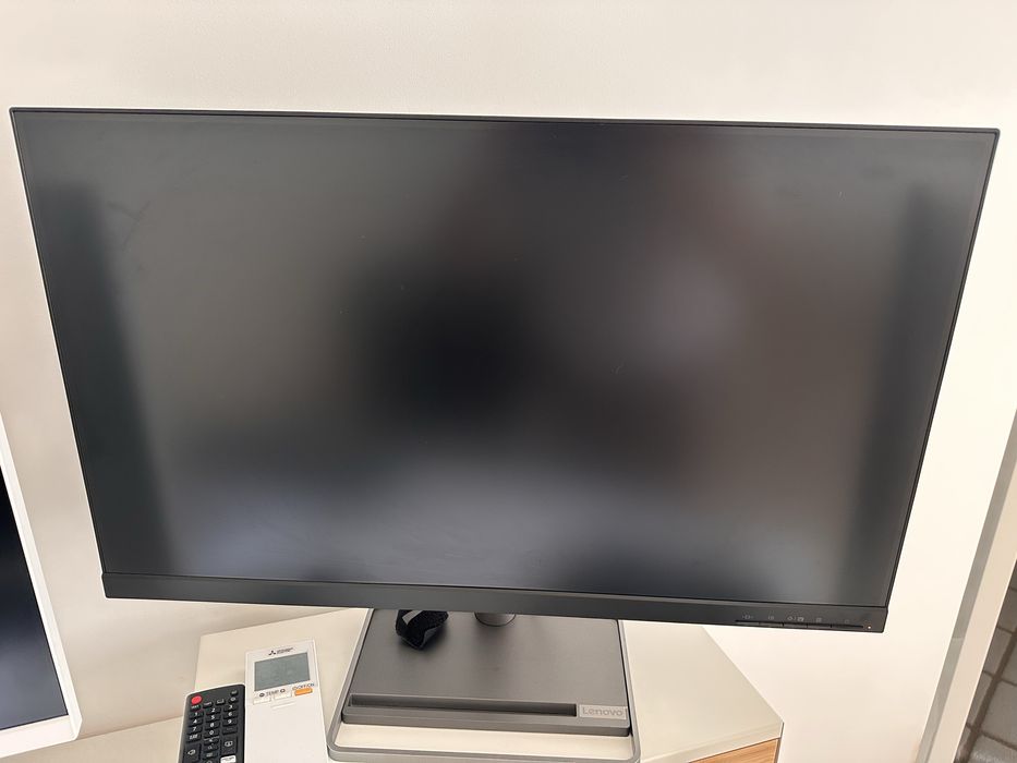 Monitor Lenovo 27 polegadas - Preto - como NOVO