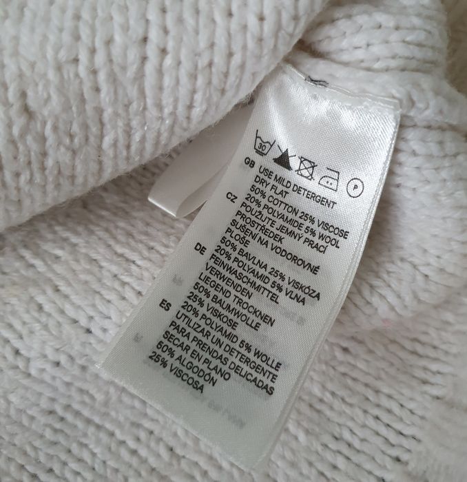 Biały sweter rozpinany kardigan z haftem h&m 110 116