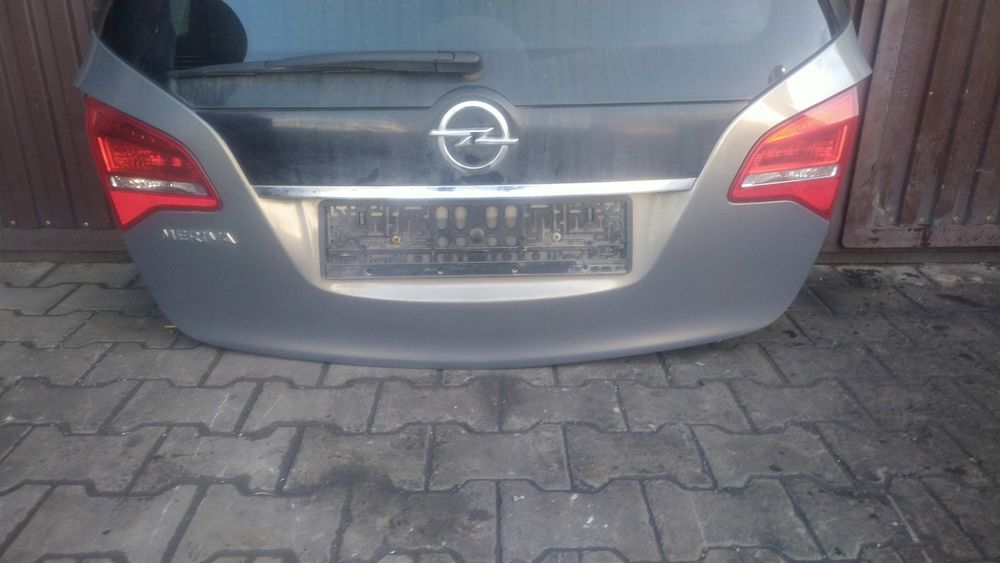 ) Meriva B klapa tylna kompletna Z40W