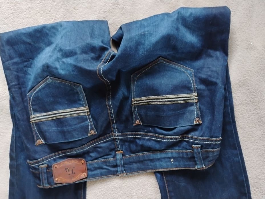 Spodnie męskie jeansy