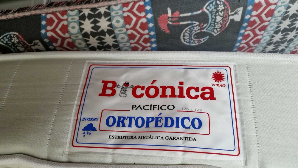 Colchão + cama de ferro