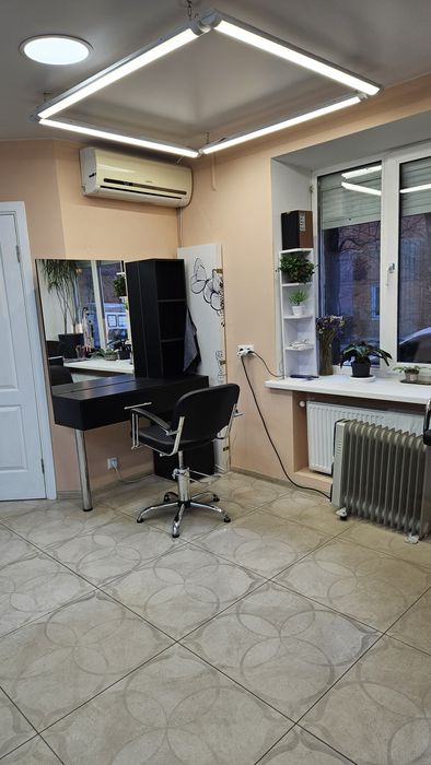 Здам в оренду місце для перукаря новомиколаївка