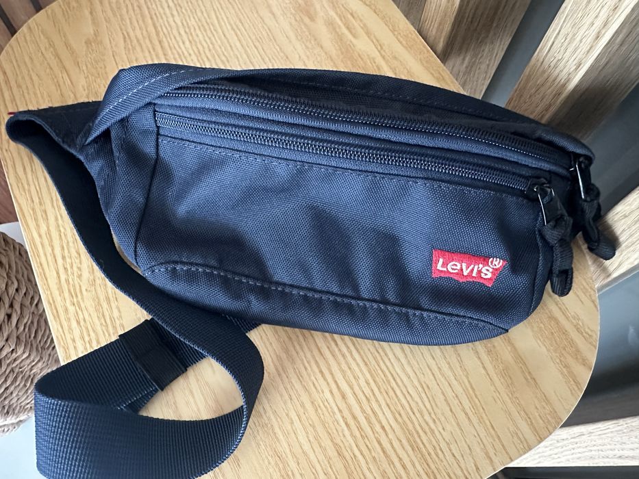 Nerka Levis granatowa nowa