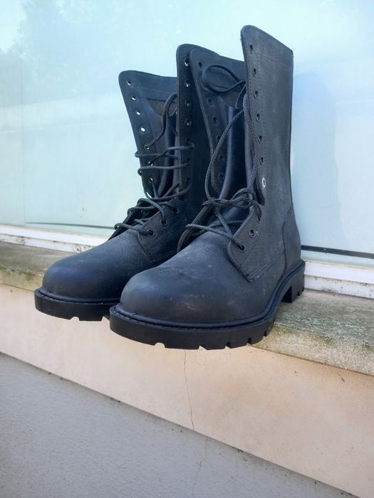 Vendo botas militares.
