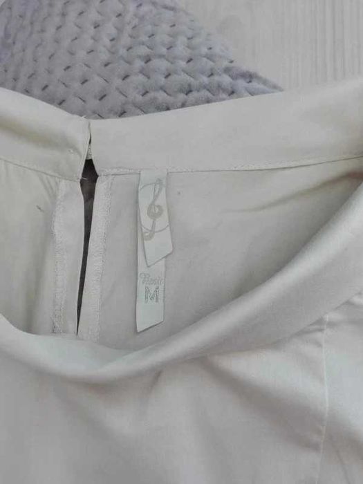 Kremowa bawełniana sukienka Stradivarius M jak nowa