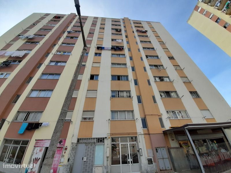 Imóvel Arrendado Até Junho 2026  Apartamento T2 — Carregado E Cadafais, Lisboa