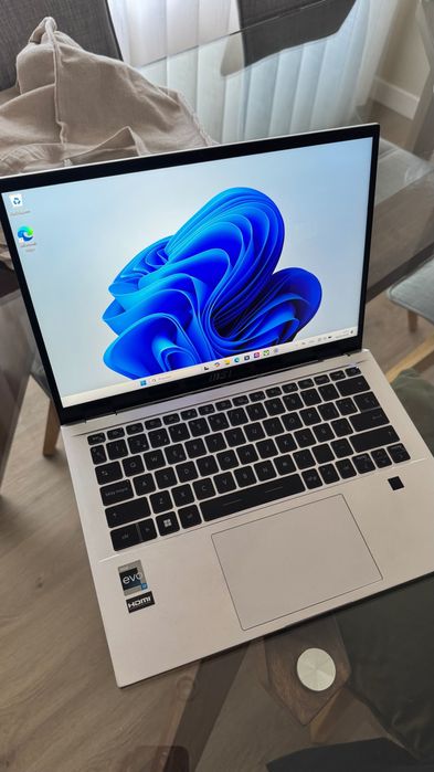 Portátil MSI Prestige 14 Evo - 32 GB RAM, Intel i7, 1TB SSD