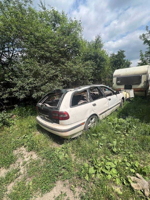 Розбираємо VOLVO V40 1.9tdi турбіна стартер