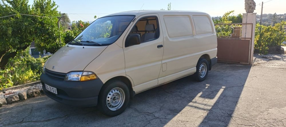 Toyota HiAce 2.4
