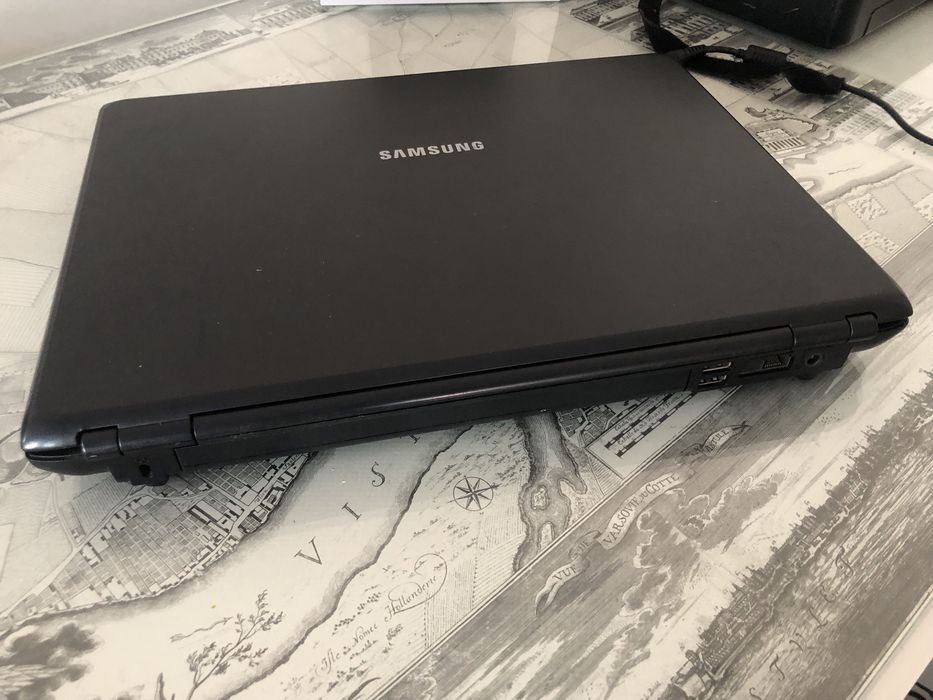 Laptop samsung NP-R509