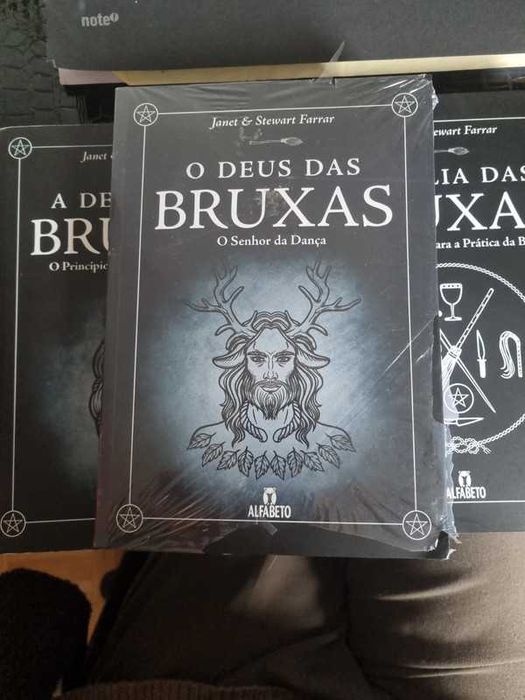 A Deusa das Bruxas,Deus das Bruxas,A Bíblia das bruxas de Janet Farrar