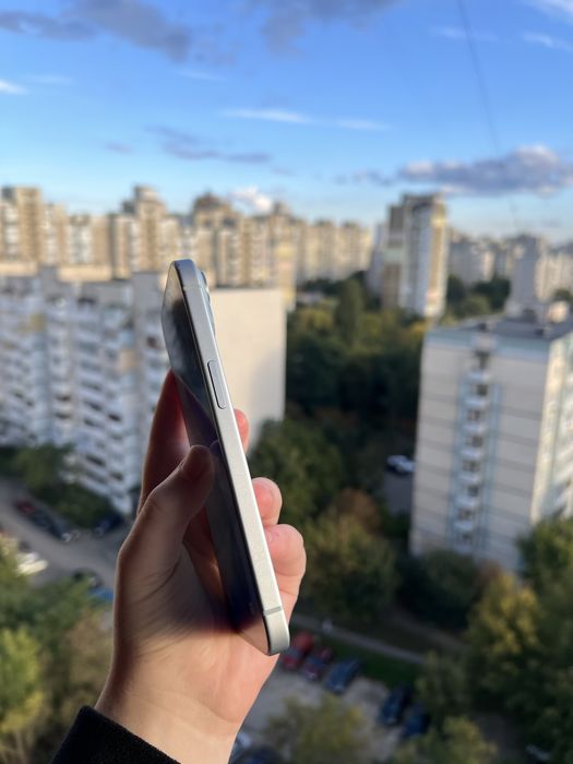 Терміново  iPhone 15 128gb