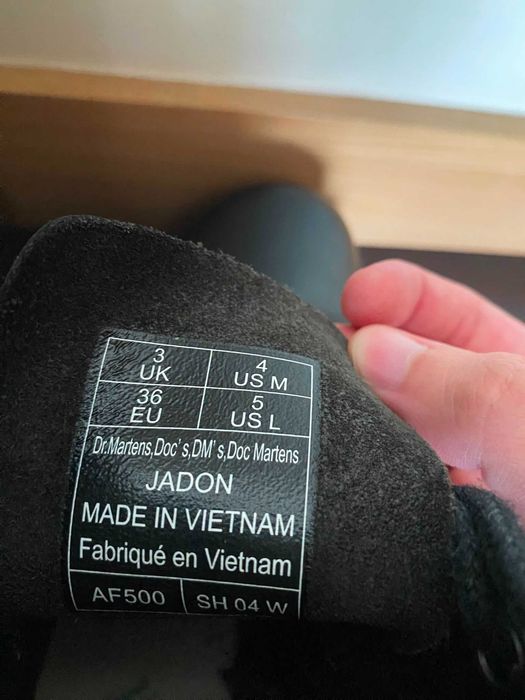 Botas pretas dr. martens 36