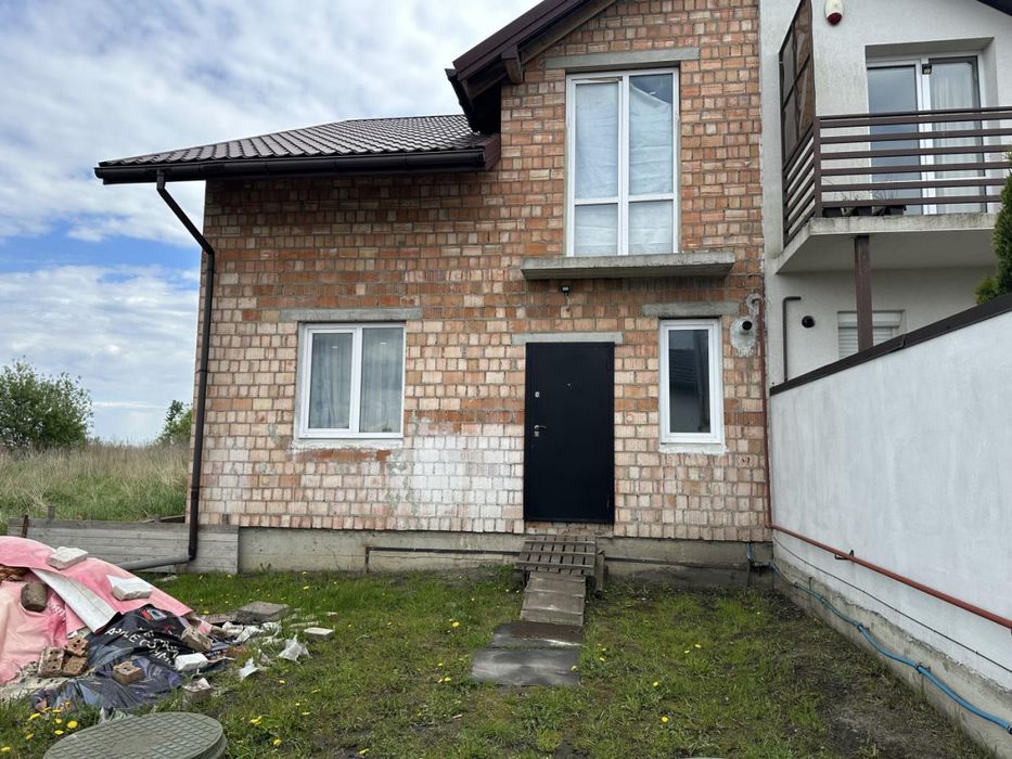 Продаж котеджу 140 м.кв. в Зубрі