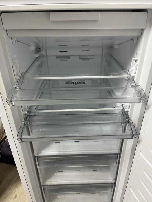 Морозильна камера Vestfrost 175л.