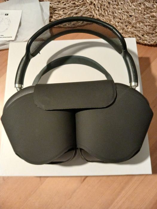 Airpods Max model 2098