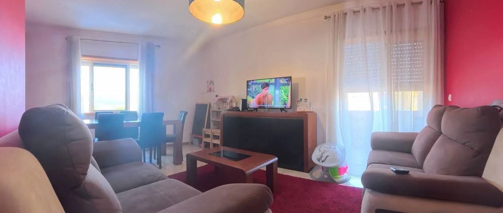Apartamento T3 com Garagem Fechada e Vista Desafogada – Forjães