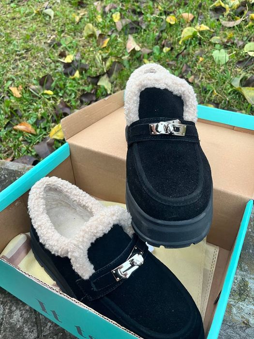 Замшеві лофери з хутром