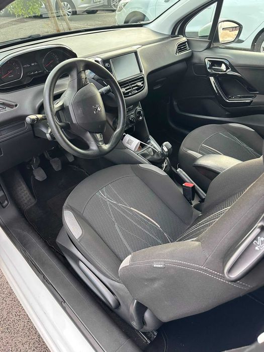 Peugeot 208 1.4 VTi Active – 2012 | 3 Portas | Pronto a Circular