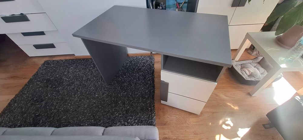 Biurko młodzieżowe Libelle 1100x600mm