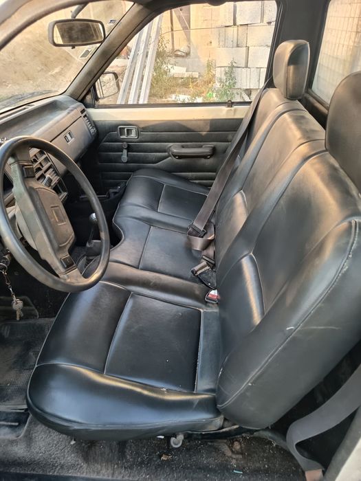Mazda B2200 de 1993, mais fiável que o preço do gasóleo