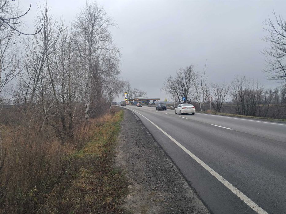 Продам ділянку 72сот комерційного призначення.