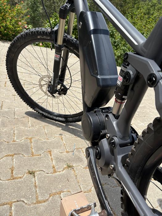 Bicicleta elétrica de montanha