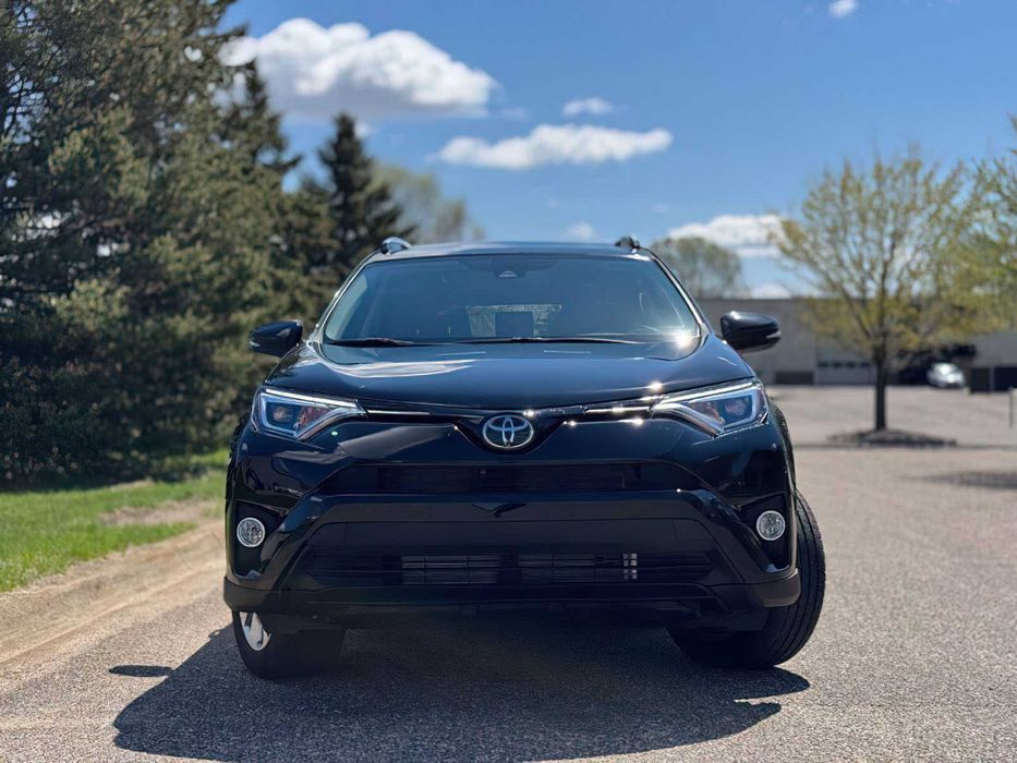 Toyota RAV4 Limited      2018