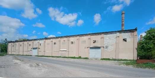 Будівля складу в селищі Красне Львівської області