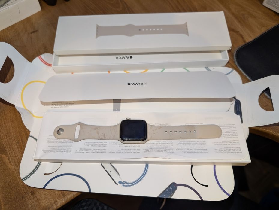 Apple Watch SE 2nd Gen 40mm - Starlight