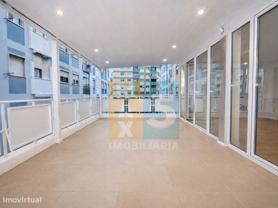 T3 remodelado com terraço - centro de Odivelas