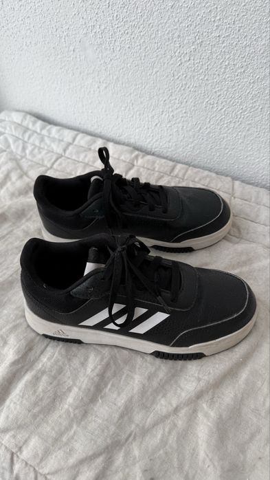 Tenis Adidas com pouco uso