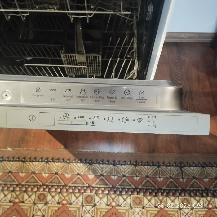 Посудомийна машина Electrolux ESL 96211 LO (60см)