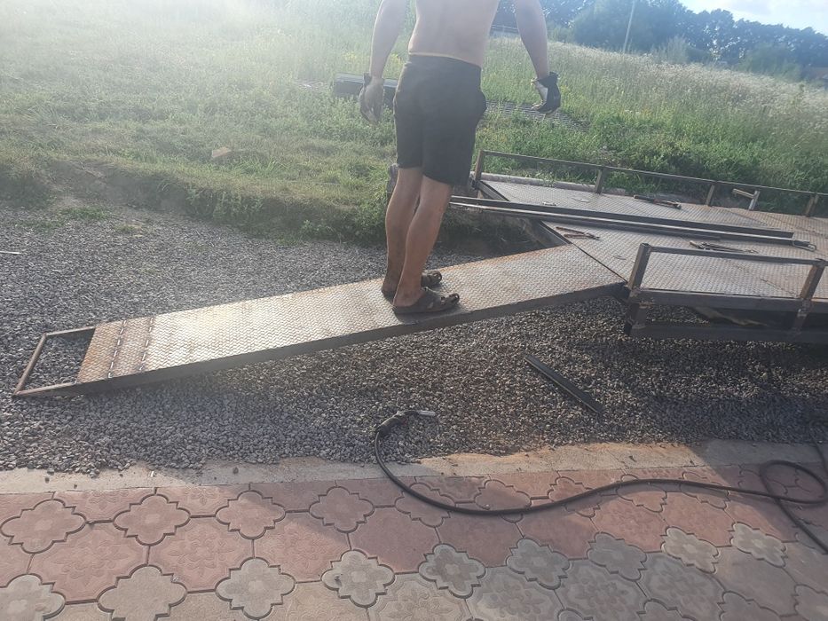 Рапель ,апарелі , наєзди ,трапи евакуатор лафет лавета прицепи