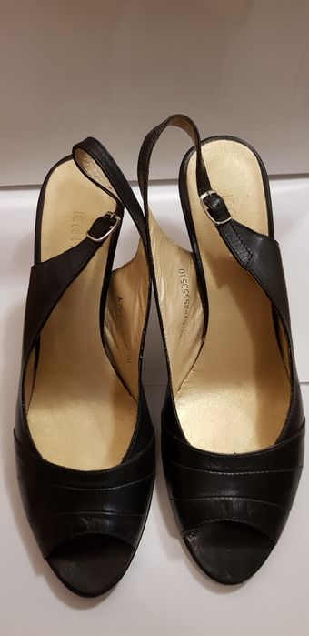 Продам босоніжки Камея, шкіра, 40 розмір, нові.