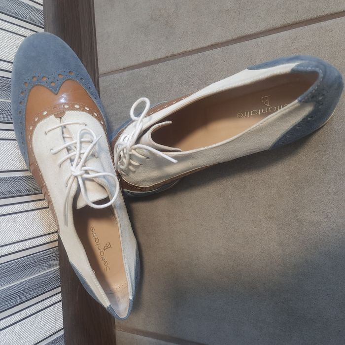 Лофери туфлі кросівки